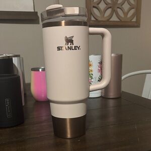 Stanley Beige Insulated Mug with Handle